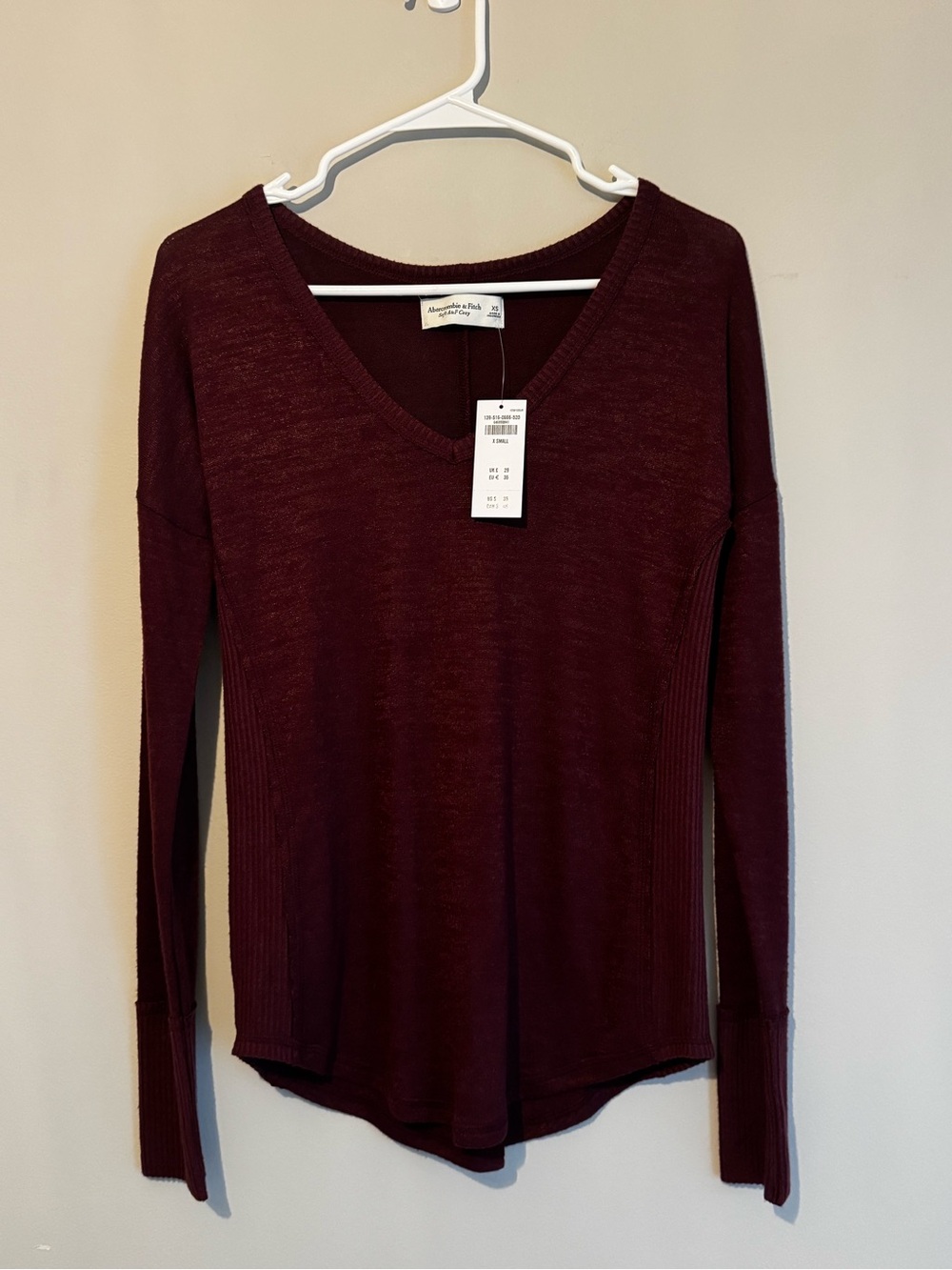 Abercrombie & Fitch Women's V-Neck Long Sleeve Top - Burgundy- NWT